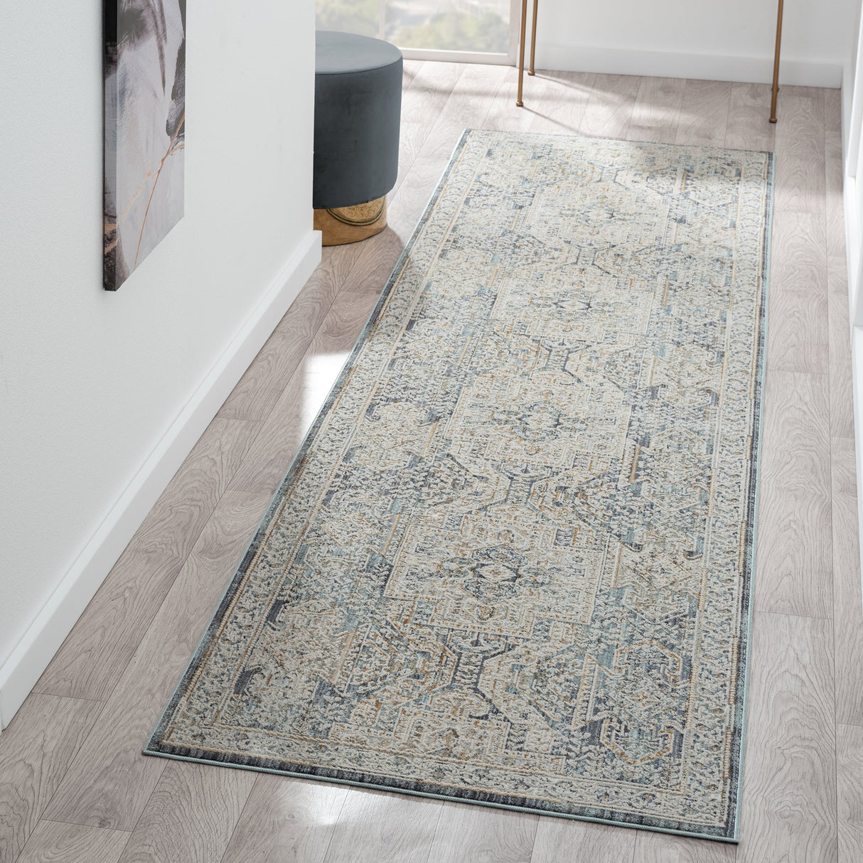 Aubre Contemporary Runner