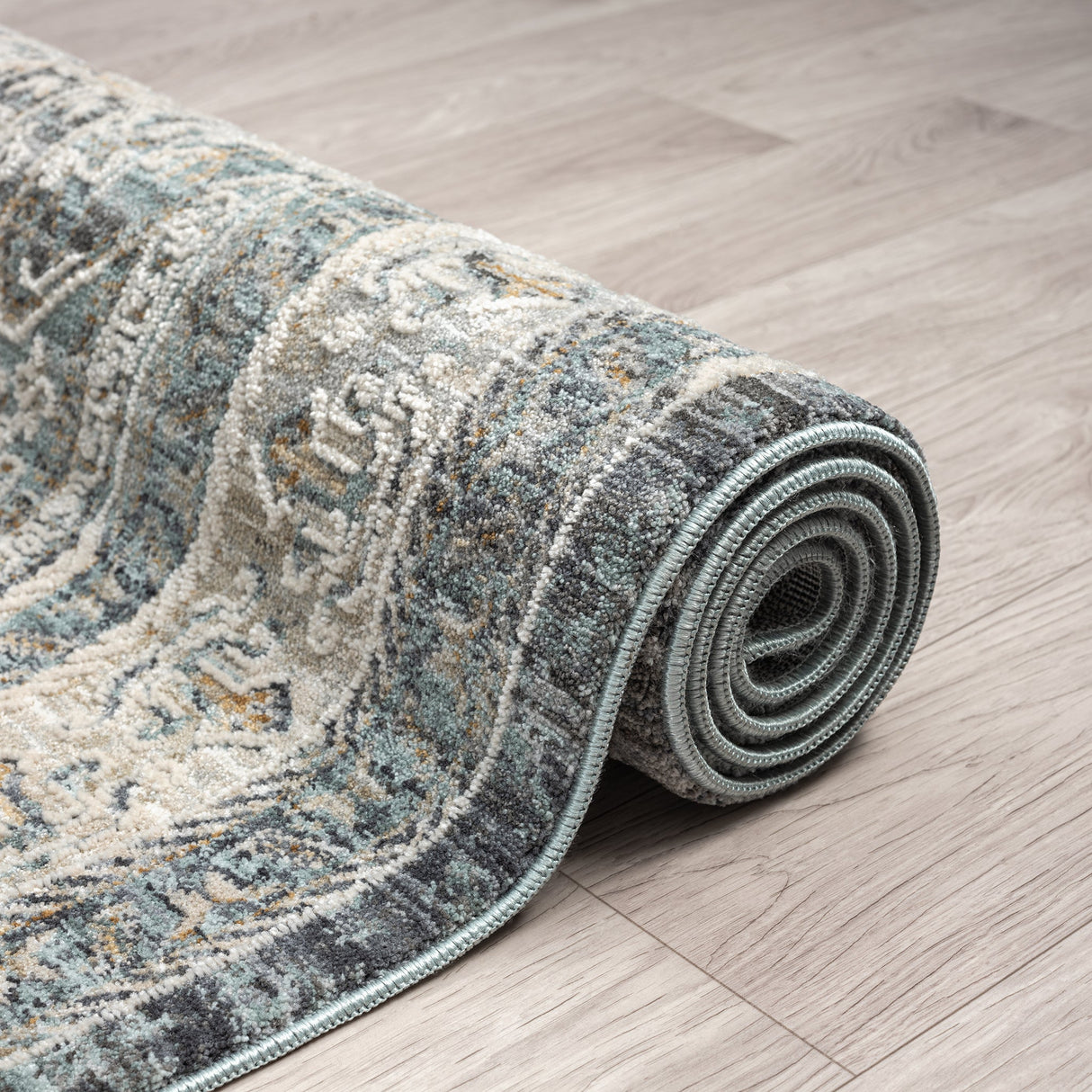 Aubre Contemporary Runner