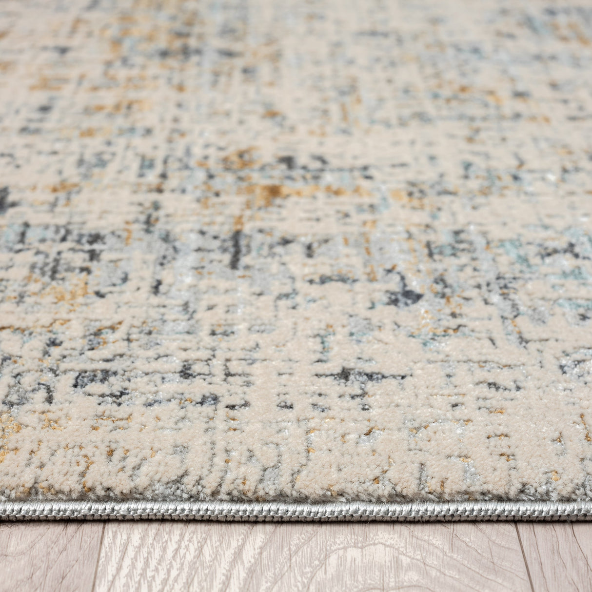 Aubre Contemporary Runner
