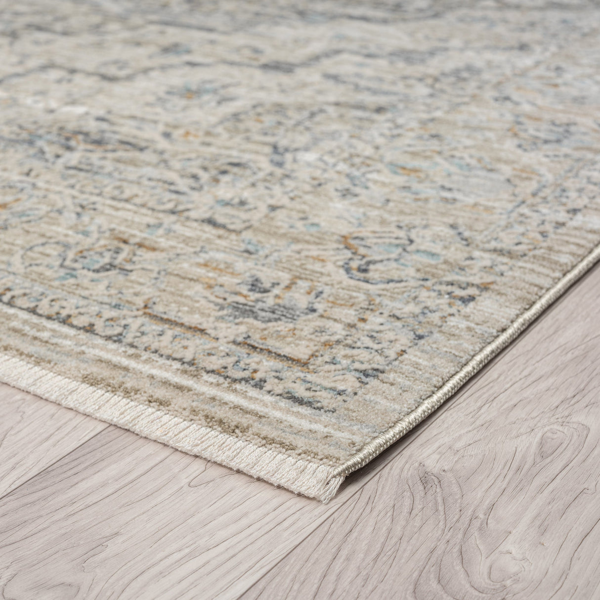Aubre Contemporary Runner
