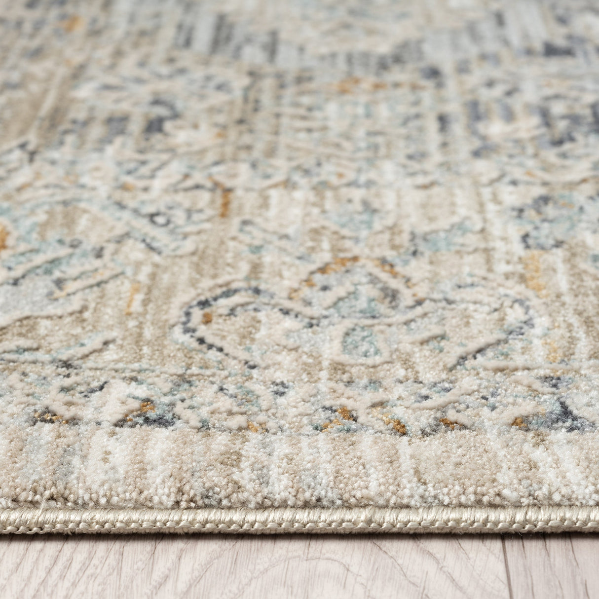 Aubre Contemporary Runner