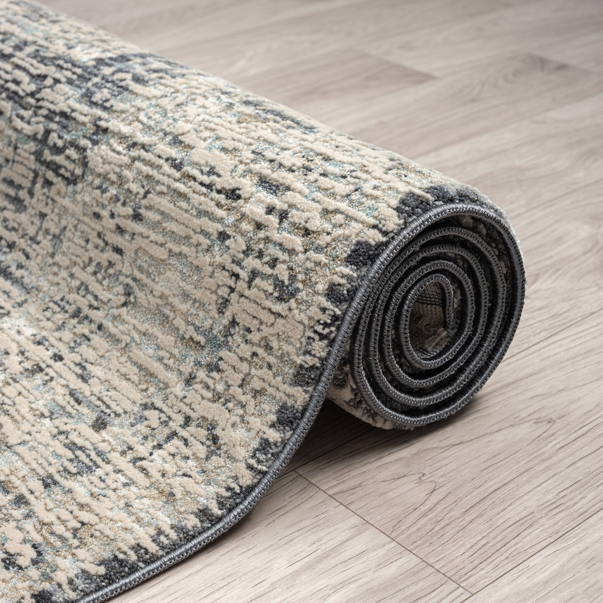 Aubre Contemporary Runner
